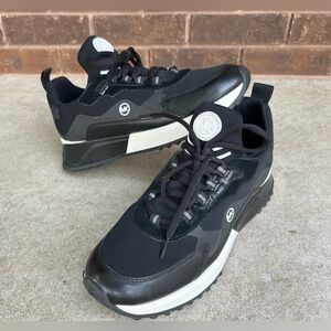 MICHAEL KORS Theo Sport Scuba Trainer Women’s Shoes Size 8.5M Black White
